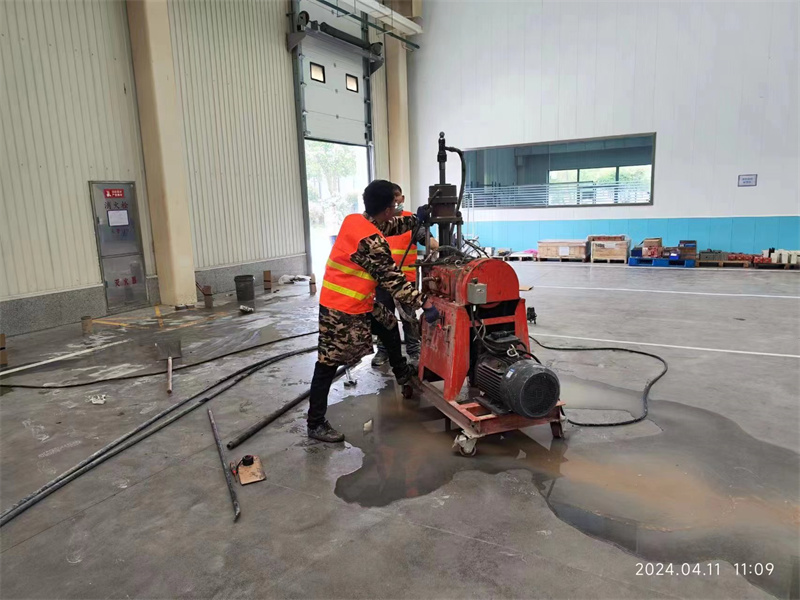 兖州厂房地面下沉塌陷注浆加固施工